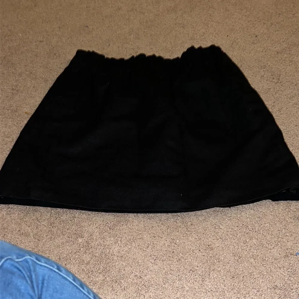 J crew size 6 wool skirt‎